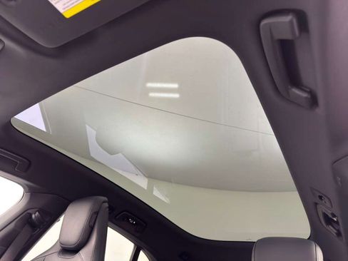 Used 2023 Porsche Taycan 4S w/ Technology Package image 12