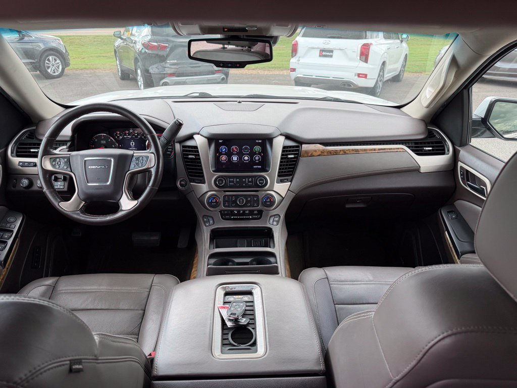 Used 2016 GMC Yukon Denali w/ Open Road Package AWD/4WD image 21