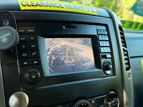 Used 2018 Mercedes-Benz Sprinter 2500 image 23