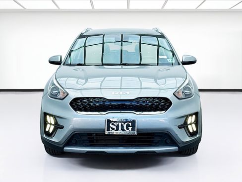 Used 2022 Kia Niro LXS image 2