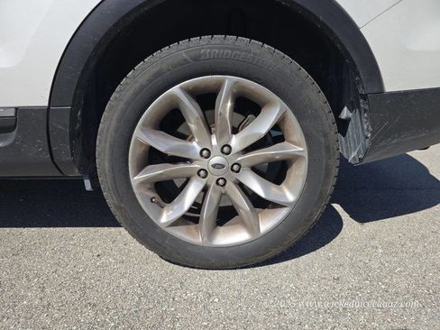 Used 2015 Ford Explorer XLT w/ Equipment Group 202A image 34