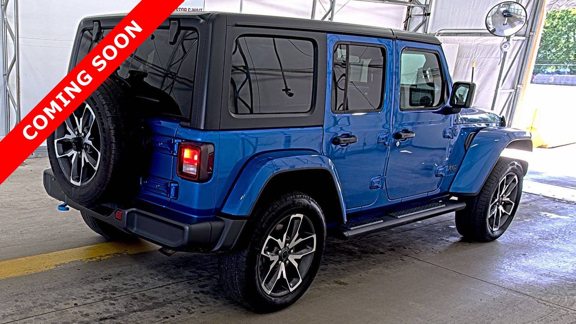Used 2024 Jeep Wrangler Unlimited w/ Dual Top Group AWD/4WD image 3