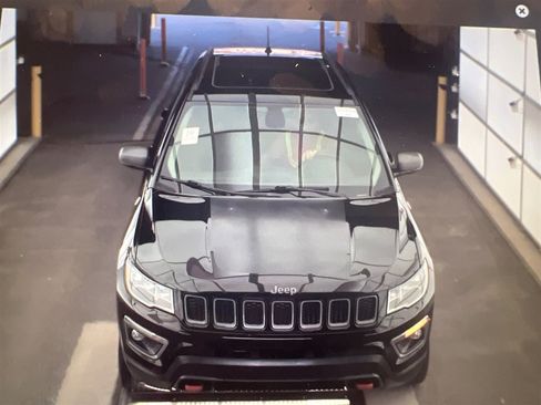 Used 2018 Jeep Compass Trailhawk w/ Navigation Group AWD/4WD image 14