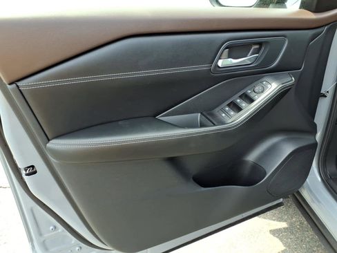 Certified 2023 Nissan Rogue SV w/ SV Premium B Package AWD/4WD image 10