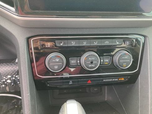 Used 2021 Volkswagen Atlas SEL image 32