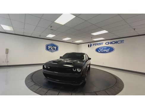 Used 2021 Dodge Challenger SRT Hellcat w/ Plus Package image 5