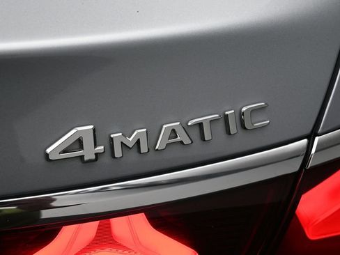 Used 2024 Mercedes-Benz E 350 4MATIC Sedan image 9