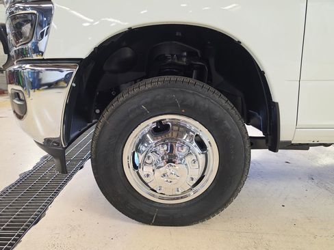 New 2026 RAM 3500 4x4 Crew Cab DRW image 26