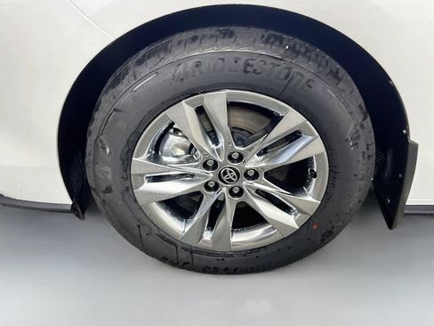 New 2026 Toyota Sienna Limited FWD image 11