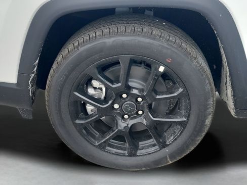 New 2026 Jeep Compass Latitude AWD/4WD image 17