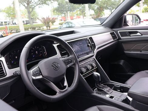 Used 2023 Volkswagen Atlas Cross Sport SE FWD image 25