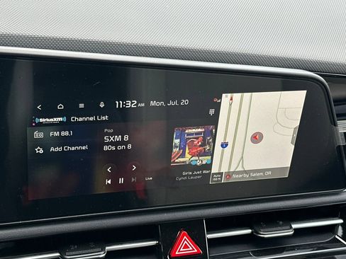 Certified 2025 Kia Niro EX Touring FWD image 18