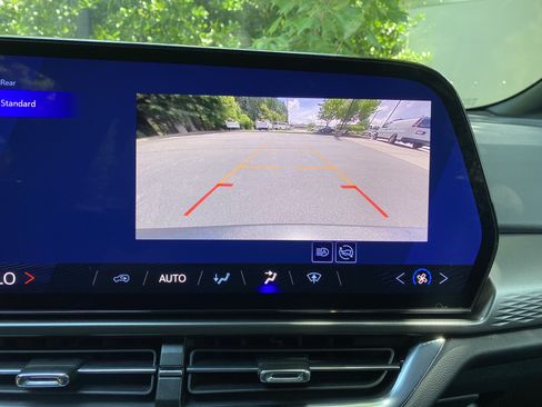 Used 2025 Chevrolet Equinox EV LT FWD image 27