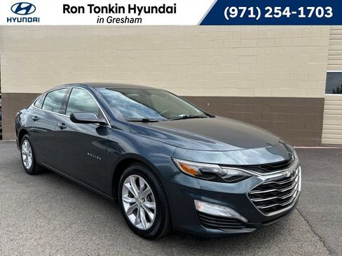 Used 2019 Chevrolet Malibu LT FWD image 1
