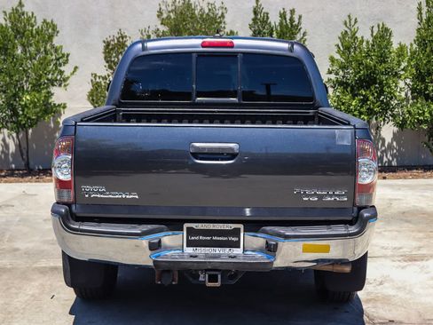 Used 2015 Toyota Tacoma PreRunner w/ SR5 Package RWD image 5