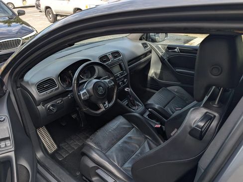 Used 2011 Volkswagen Golf 2-Door FWD image 5