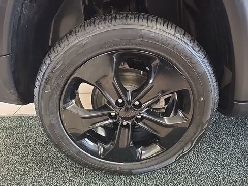 Used 2019 Jeep Compass Altitude image 40