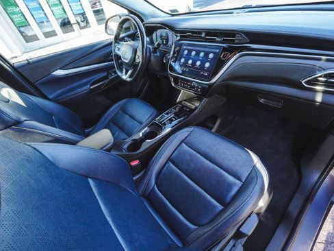 Used 2022 Chevrolet Bolt EUV LT w/ Convenience Package image 42