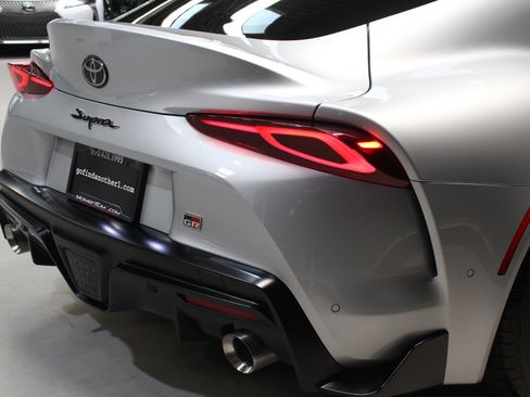 Used 2021 Toyota Supra Premium w/ Driver Assist Package RWD image 18
