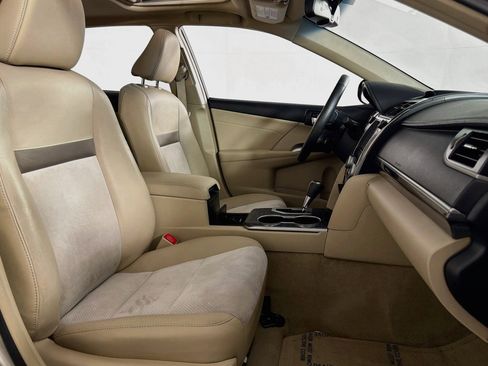 Used 2013 Toyota Camry XLE w/ Leather Pkg FWD image 7