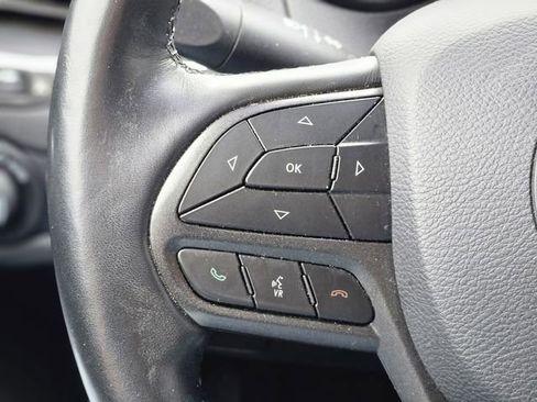 Used 2019 Jeep Cherokee Trailhawk w/ Comfort/Convenience Group image 17