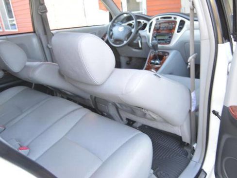 Used 2004 Toyota Highlander Limited AWD/4WD image 54