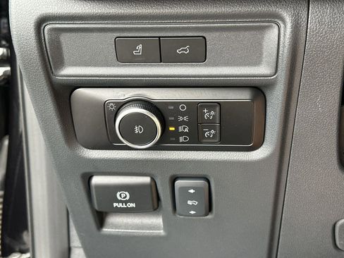 Used 2024 Ford Expedition Limited image 29