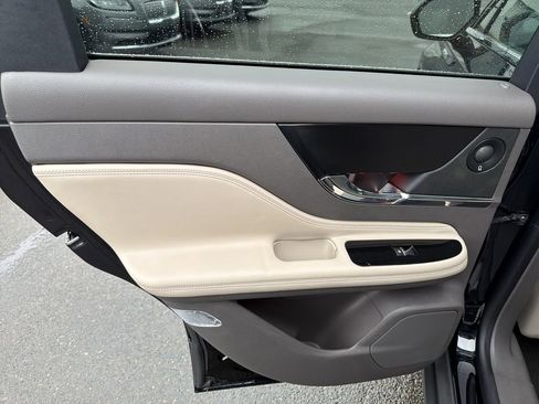 Used 2020 Lincoln Corsair Reserve w/ Equipment Group 201A image 12