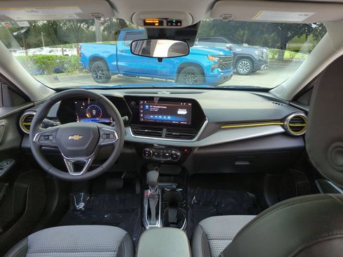 Used 2024 Chevrolet Trax LT w/ Driver Confidence Package FWD image 20