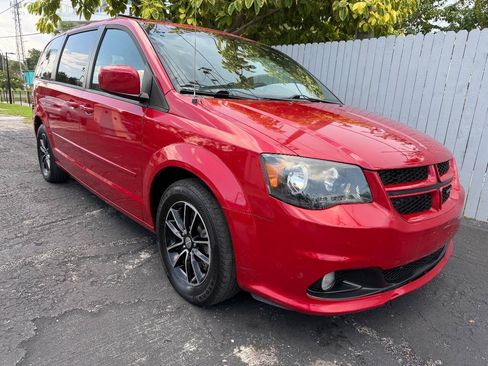 Used 2016 Dodge Grand Caravan R/T FWD image 12