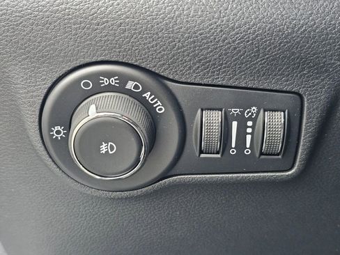 New 2026 Jeep Compass Latitude w/ Sun and Sound Group image 28