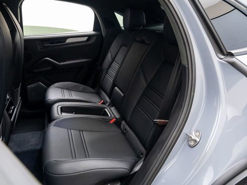 Certified 2024 Porsche Cayenne Turbo GT image 18