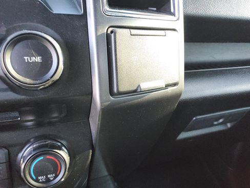 Used 2017 Ford F150 XLT w/ Equipment Group 302A Luxury image 33