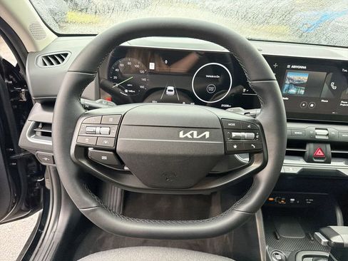 Used 2025 Kia K4 EX FWD image 23
