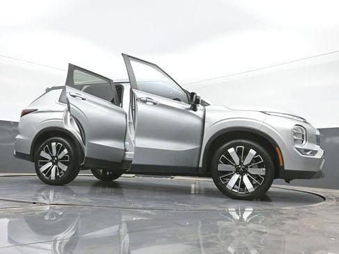 Used 2025 Mitsubishi Outlander SE AWD/4WD image 50