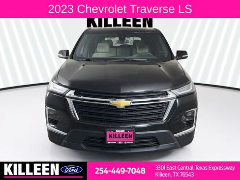 Used 2023 Chevrolet Traverse LS w/ Safety Package FWD image 2