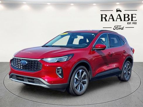 Used 2023 Ford Escape Platinum AWD/4WD image 3