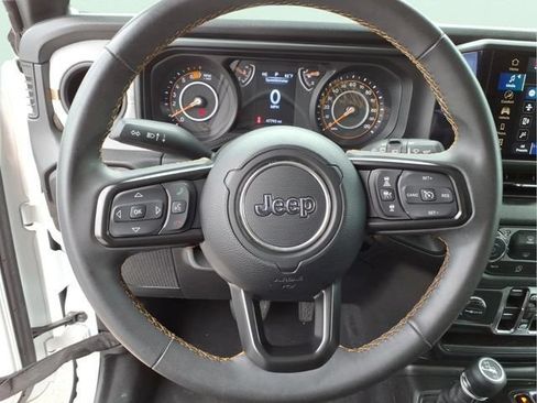 Used 2024 Jeep Wrangler Unlimited Sport AWD/4WD image 23