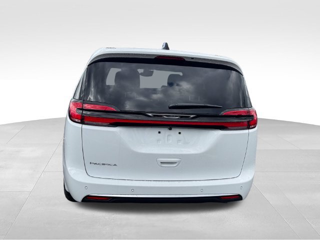 New 2027 Chrysler Pacifica Select w/ Family Tech Group FWD image 48