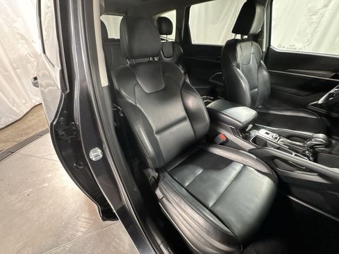 Used 2020 Kia Telluride LX image 32