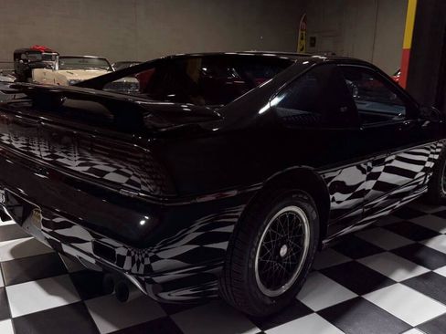 Used 1988 Pontiac Fiero GT image 12