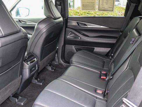 Certified 2025 INFINITI QX60 Luxe AWD/4WD image 18