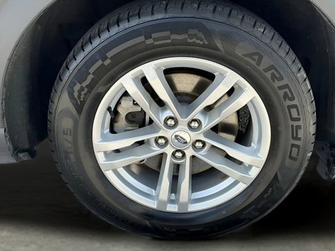 Used 2023 Ford Explorer XLT w/ Equipment Group 202A RWD image 13