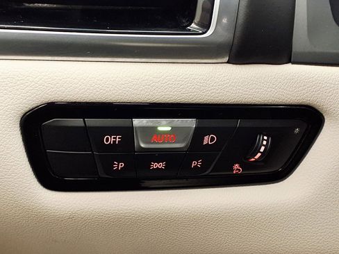 Used 2022 BMW 840i xDrive Convertible w/ Comfort Seating Package image 21