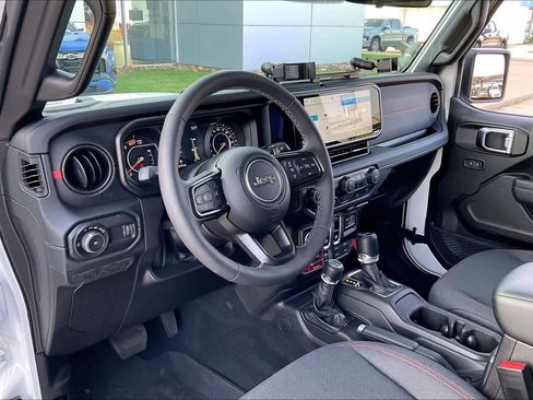 Used 2026 Jeep Wrangler Rubicon AWD/4WD image 17