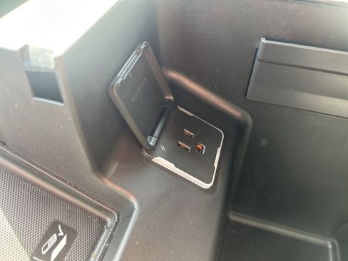 Used 2025 GMC Sierra 1500 AT4 image 44