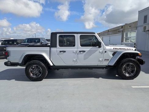 Used 2023 Jeep Gladiator Rubicon w/ Trailer Tow Package AWD/4WD image 2