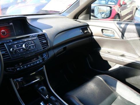 Used 2017 Honda Accord Sport Special Edition image 18