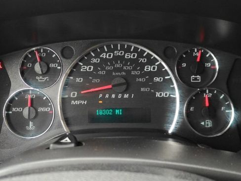 Used 2020 Chevrolet Express 2500 w/ Driver Convenience Package RWD image 28