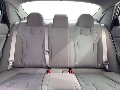 New 2026 Hyundai Elantra SE image 16